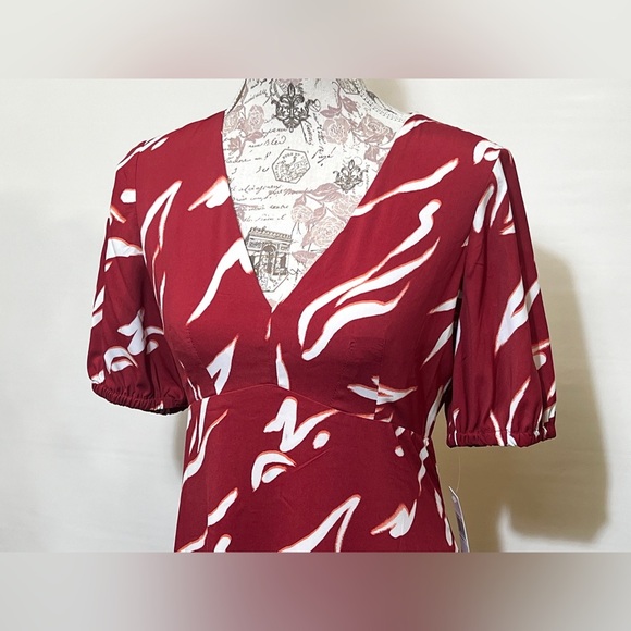 DONNA MORGAN Deep red abstract print open back maxi‎ dress size 4. - Picture 5 of 16